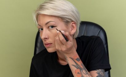 cómo usar o aplicar el eyeliner